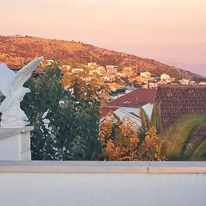 Mali San Trogir