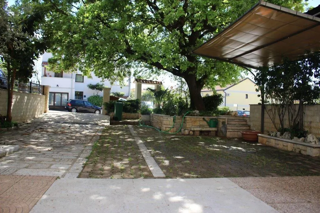 Apartment Maras Porec